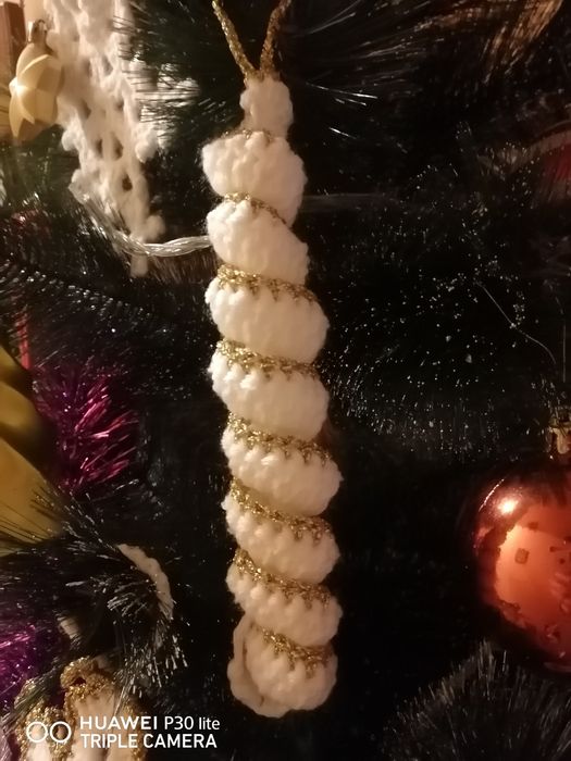 Ръчно изплетени коледни украси