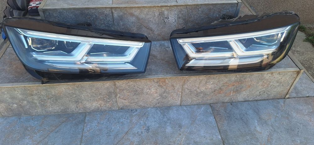 Far stanga+dreapta Audi Q5