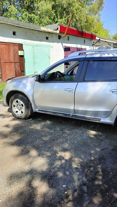 Автомобиль Nissan Terrano