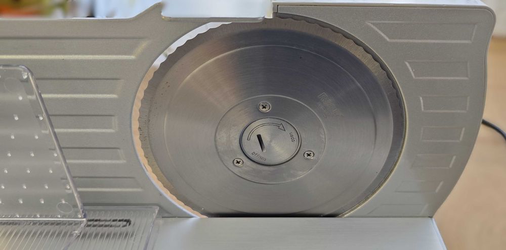 Електрическа резачка за храна Bestron AFS9018S - Колбасорезачка