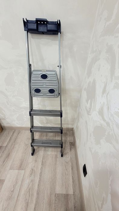 Продам стремянку .