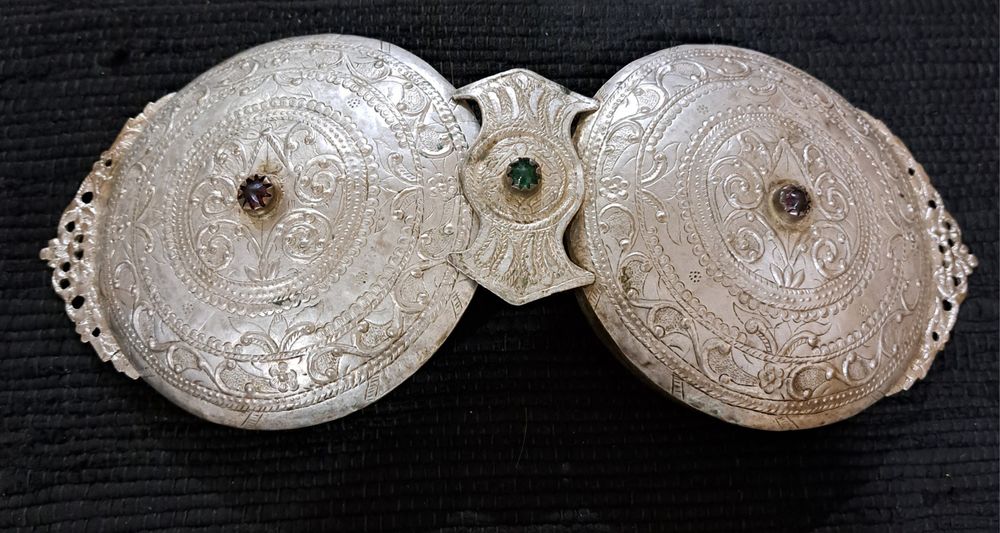 Големи сребърни  пафти