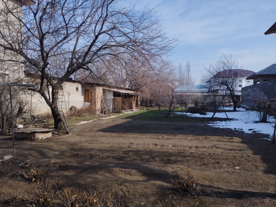 Дом с хорошим участком