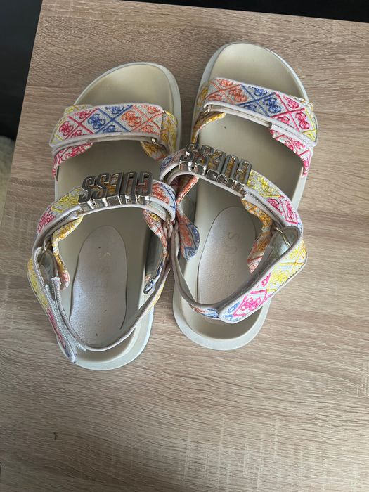 Сандали на Guess 38номер