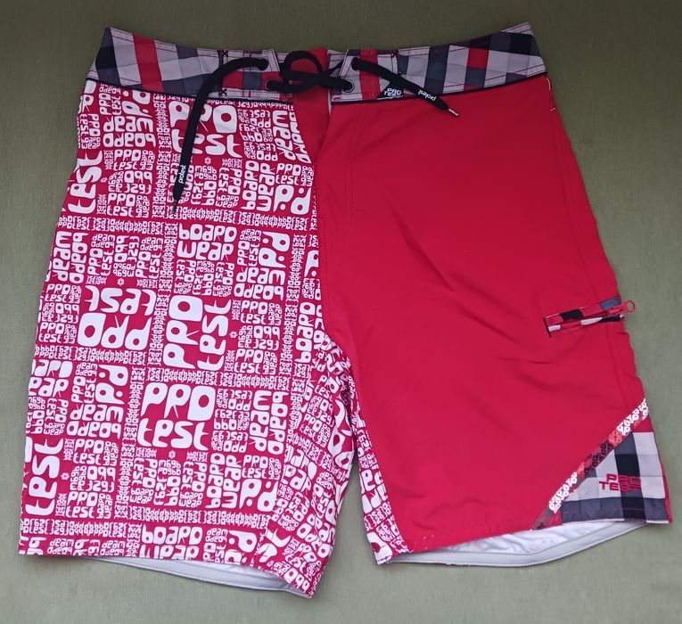 Сърф бермуди на PROTEST, номер L, 46-48 см в талията и до 58 в таза.