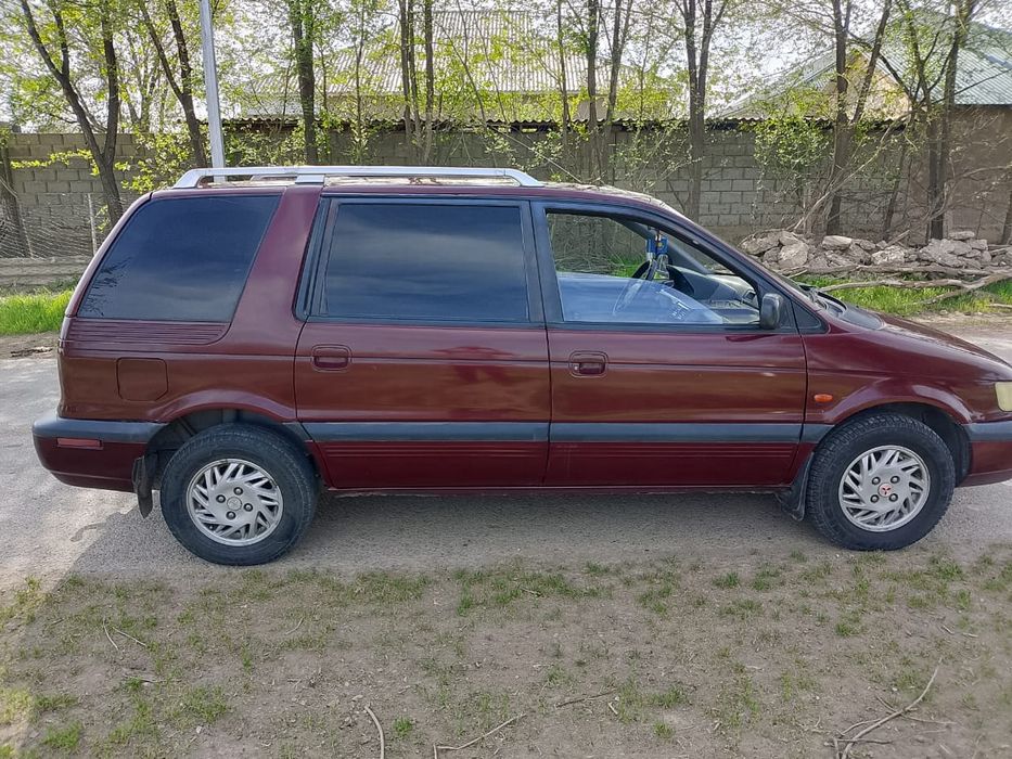 Mitsubishi space wagon