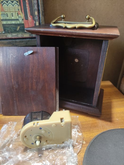 Настолен часовник WEIMAR Electronic (GDR) – Пълен комплект
​Описание: