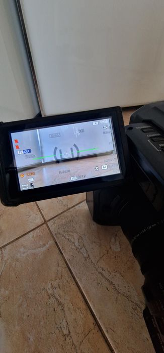 Видеокамера Panasonic UX90