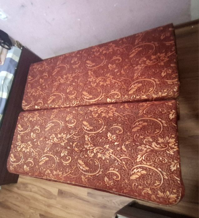 Продам Диван б/у