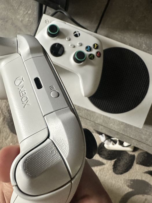 Vând Xbox series s
