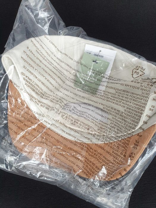 Чисто нова памучна шапка H&M, бежов цвят, универсален размер