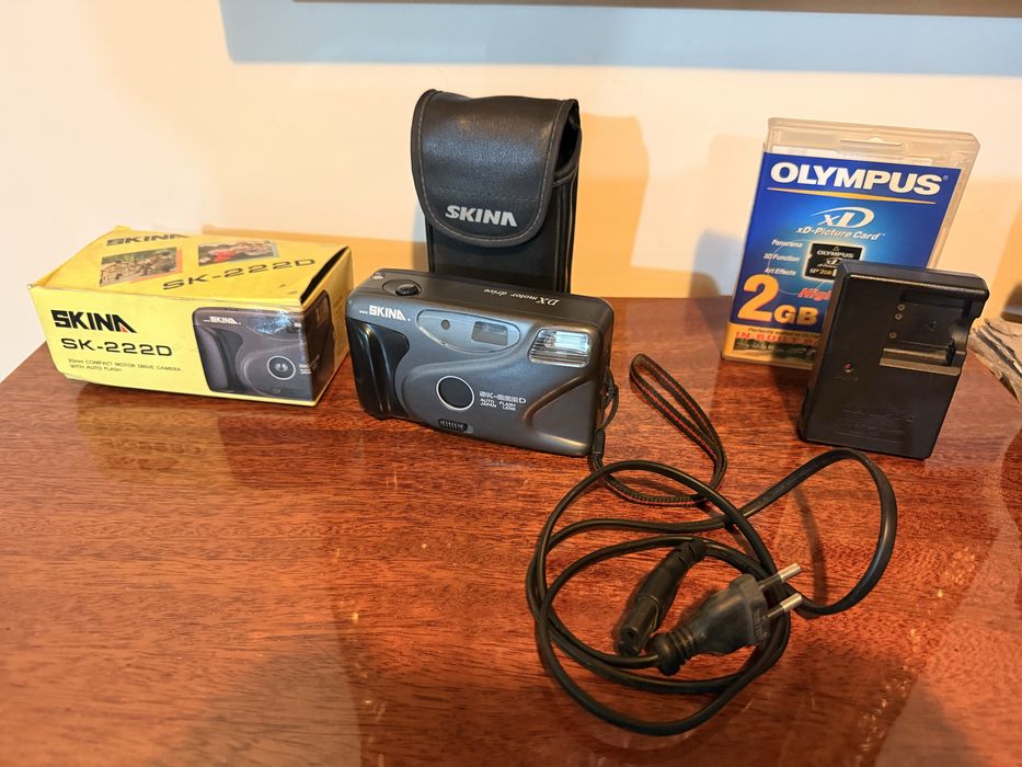 Видеокамера Sony DSR-DVD608+ фотоаппарат в подарок Skina SK222D