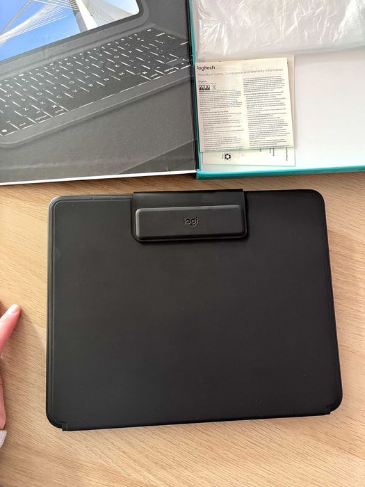 Logitech Slim Folio Pro keyboard for iPad Pro 12.9 inch (3rd & 4th gen
