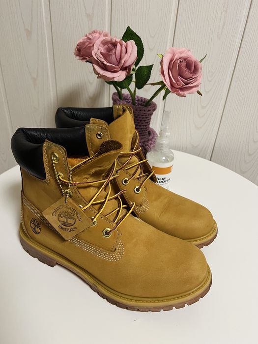 Timberland 6-inch premium дамски боти естествен набук