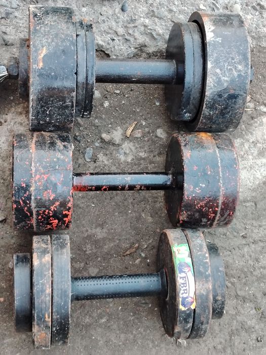 Гантелар сотилади