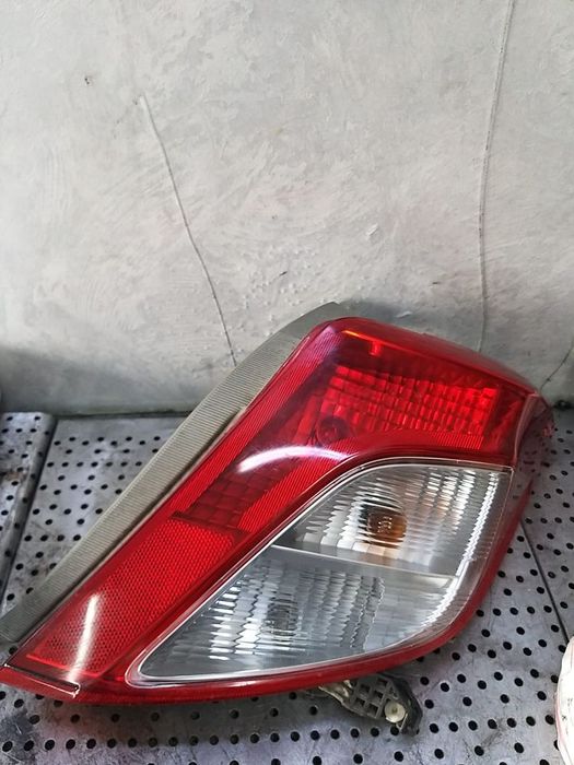 Stop tripla lampa dreapta toyota yaris 3 p13