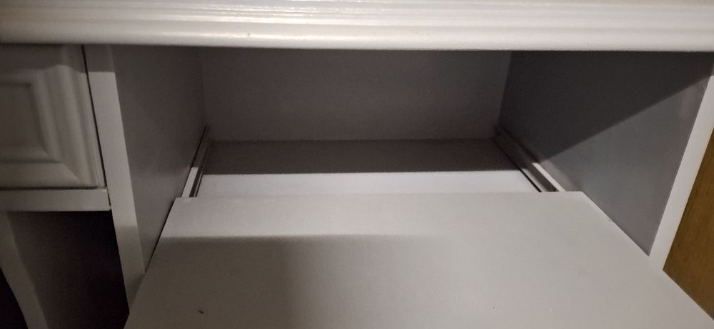 Старинен изцяло дървен шкаф