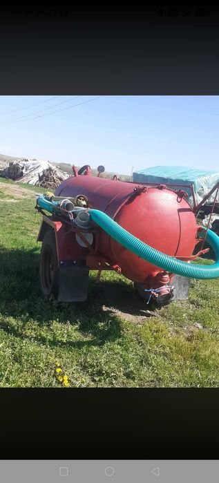 De vânzare doua  balotera Gallignani  5000 preț 6000 euro și 4000 euro negociabil  și o jitasa de 2500 de litri mai multe detalii la tel 0744819334.