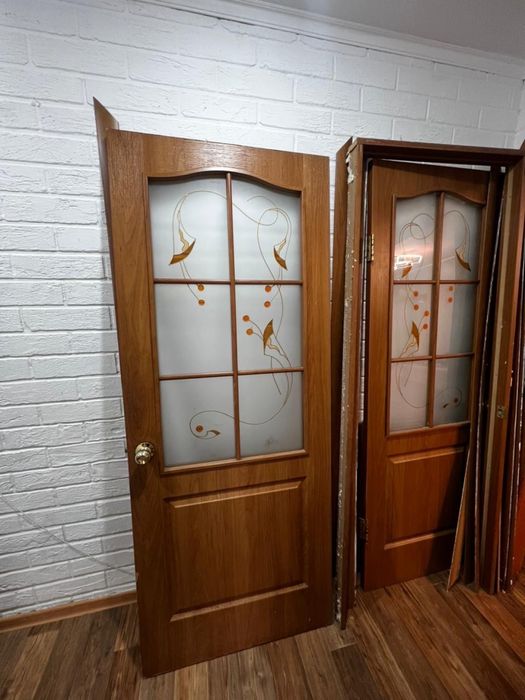 Продается межкомнатные двери 5000 тысяч