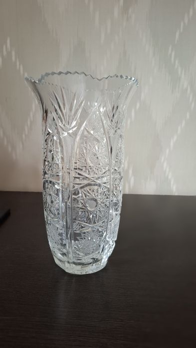Продаётся ваза из хрусталя