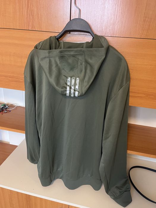 Суитчери - Adidas , Hugo . Нови и използвани .