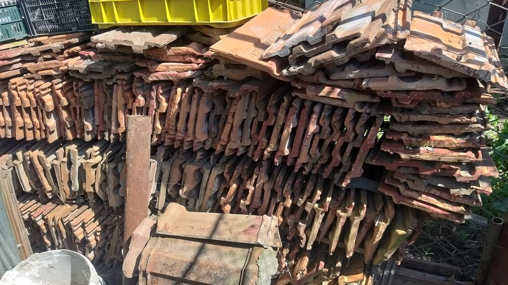 Vand tigla veche 0.50 lei bucata