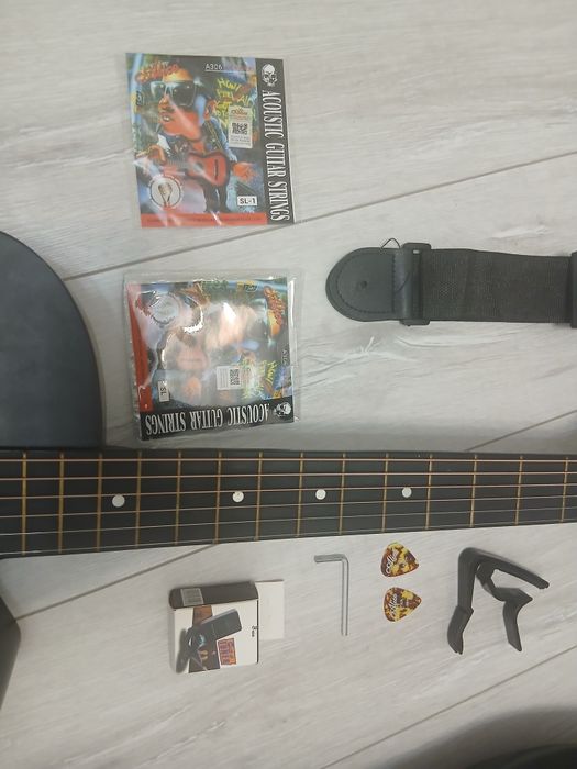 акустическая черная гитара Foix