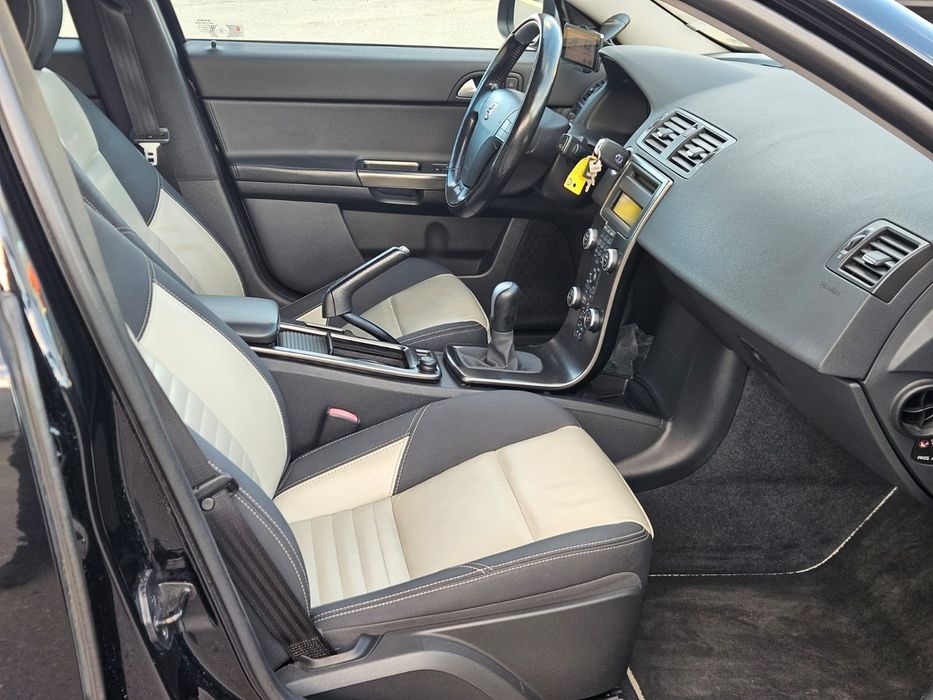 Volvo v50 R design e5