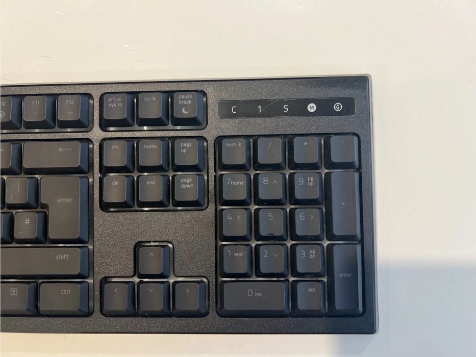 RAZER Ornata Chroma Mecha-Membrane RGB Gaming Keyboard Backlit геймърска клавиатура