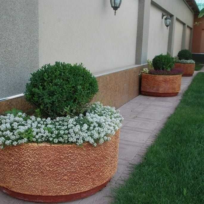 Вазоны, горшки,  кашпо  для цветов из бетона и натурального камня.