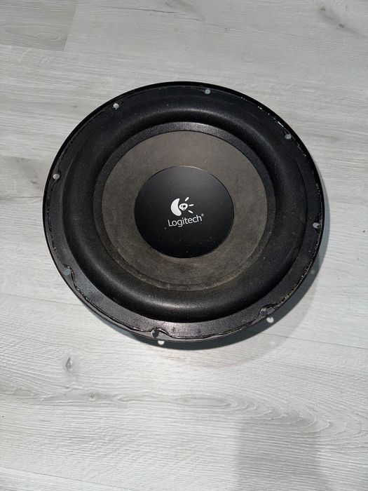 Bass Logitech 550w