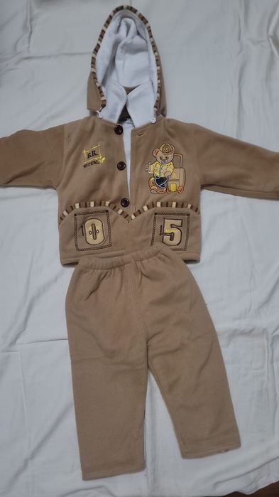 Продам детские комбинезончики б/у