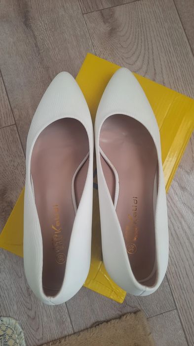 Туфли Цвет Белый