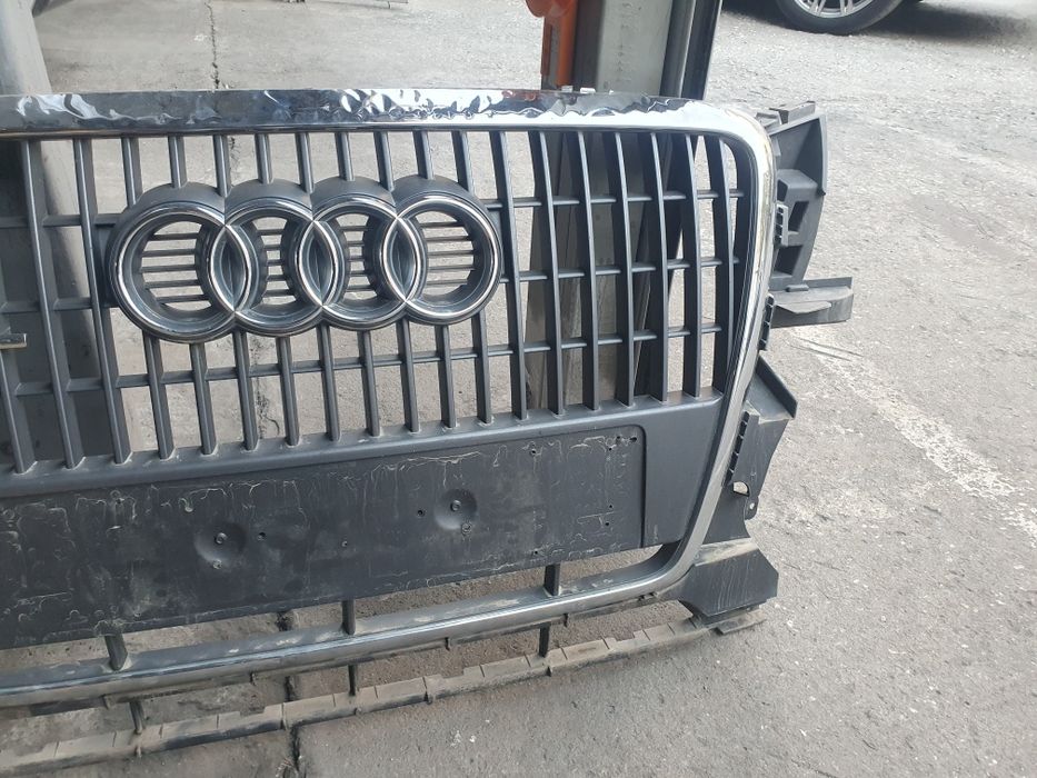 Предна решетка за AUDI Q5