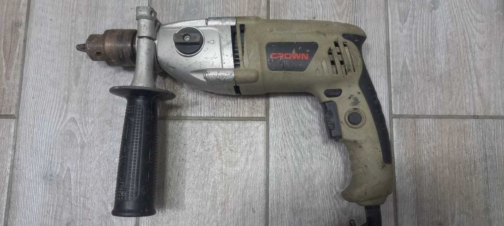 продам дрель электрическую CROWN 810 wt  CT 10067 б.у.