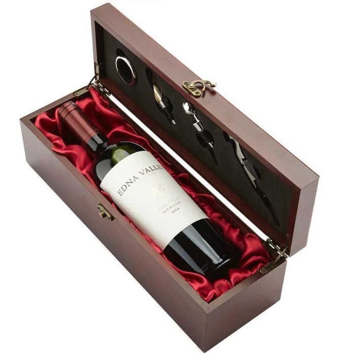 Луксозна Дървена Кутия за Бутилка Вино с Аксесоари.Тирбушон Ринг Тапа Улей за Вино.Сет за Вино.Стилен Подарък за Мъж и Жена.Елегантен Комплект за Вино