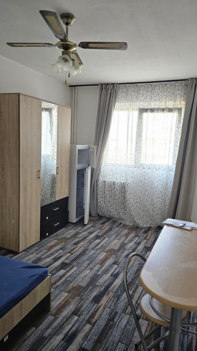 Închiriez Garsoniera