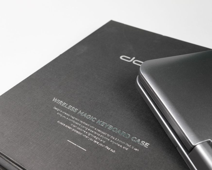 Doqo MorphFlex, iPad mini 6/7, клавиатура, калъф, trackpad, Bluetooth, подсветка