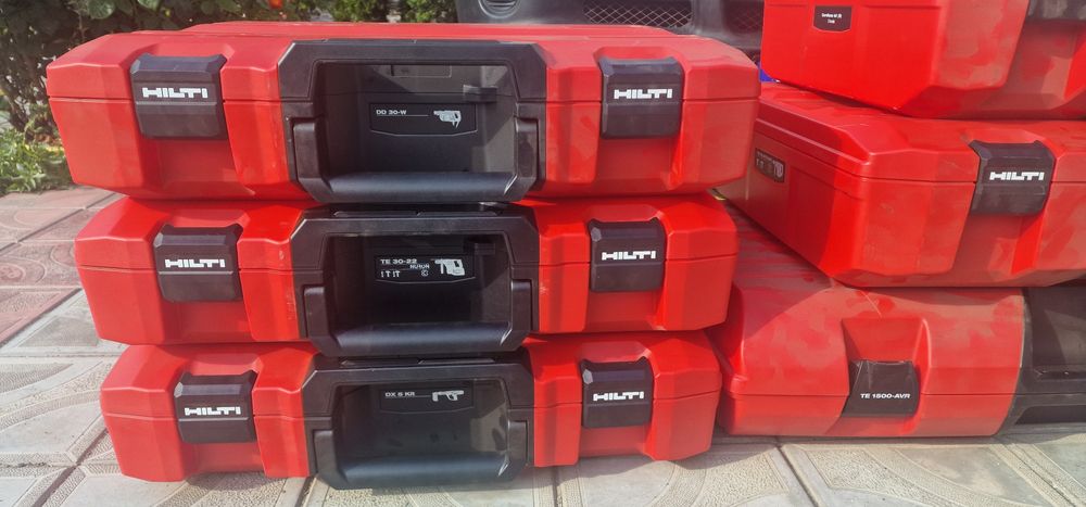 Празни куфари HILTI