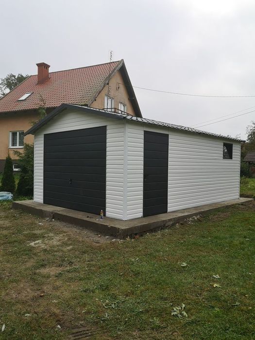 Executam garaje auto moderne pe profil metalic