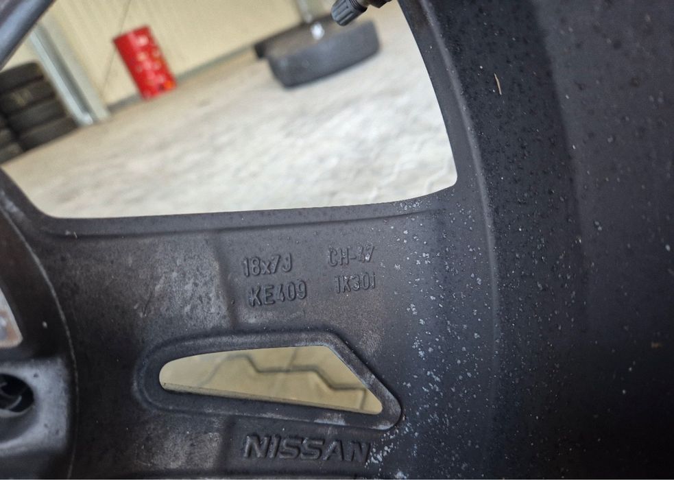 Гуми с джанти 18 за Nissan