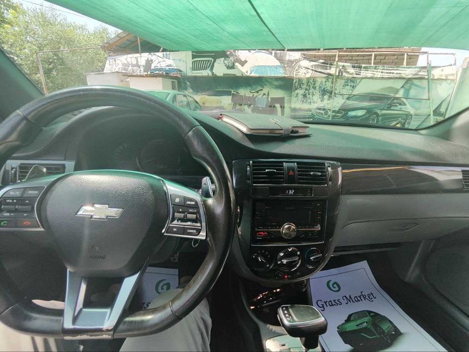 Lasetti 2009 sotiladi