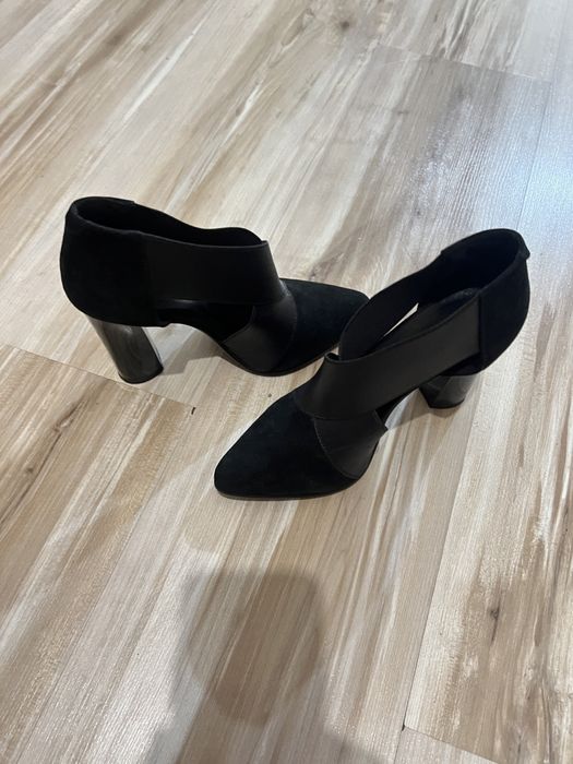 Натуральные замшевые туфли