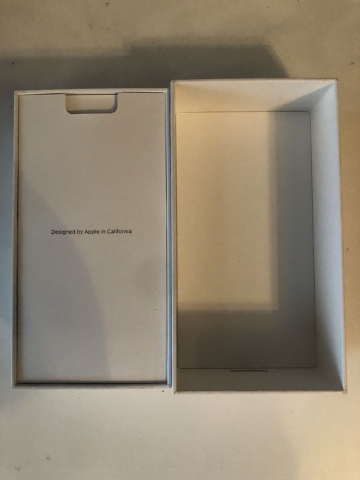 Cutii iPhone 7 pus 128 gb.Samsung S10 5G 256 gb.