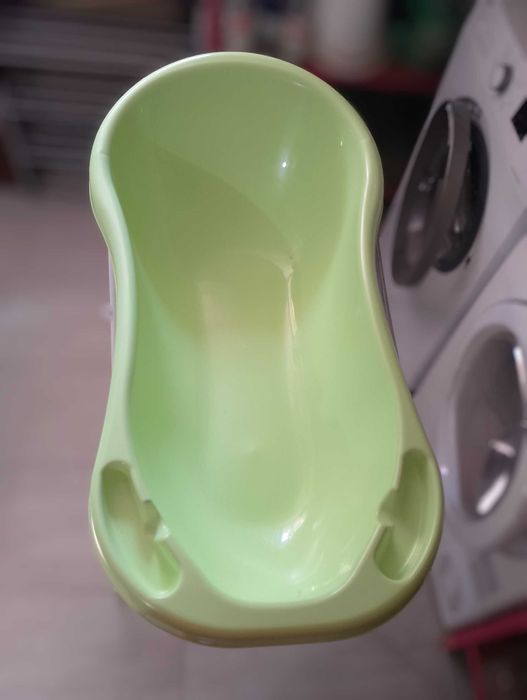 Бебешка вана със стойка