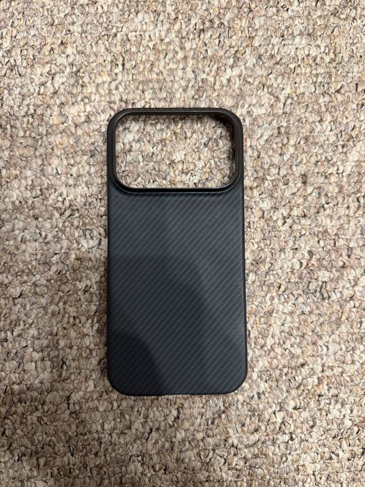 Продам чехол Pitaka 17 pro