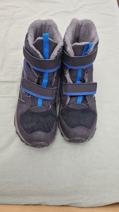 Спортивные весенние кроссовки