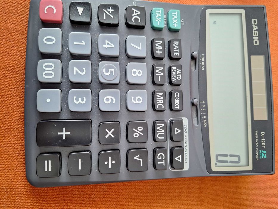 Calculator de birou Casio, alimentare Dual – Baterie + energie solara