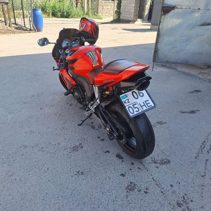 Honda спорт байк продам