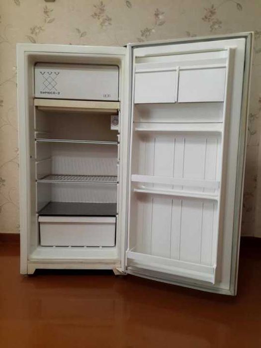 Продам   три рабочих  холодильника  .
